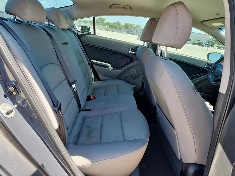 Photo 10 from auction – 2016 KIA FORTE LX with VIN KNAFX4A65G5499923