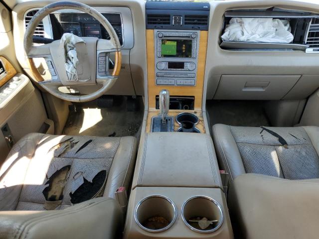Photo 8 from auction – 2010 LINCOLN NAVIGATOR with VIN 5LMJJ2H57AEJ07718