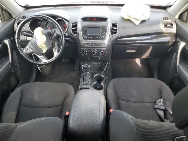 Photo 8 from auction – 2015 KIA SORENTO LX with VIN 5XYKTDA69FG562248
