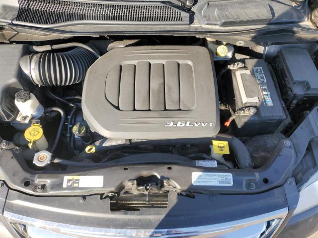 Photo 12 from auction – 2016 CHRYSLER TOWN & COU with VIN 2C4RC1CGXGR126895
