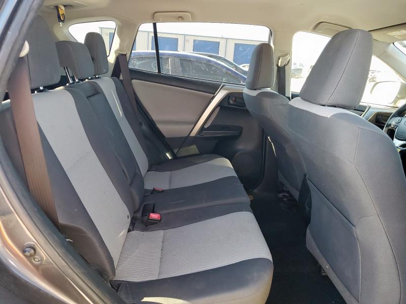 Photo 11 from auction – 2014 TOYOTA RAV4 LE with VIN JTMZFREV1EJ012402