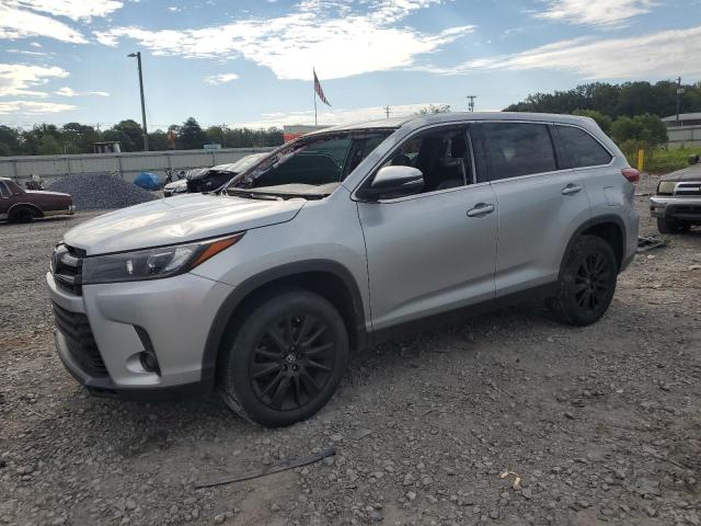 TOYOTA HIGHLANDER 2019 with VIN 5TDKZRFH8KS574250 - Photo from auction