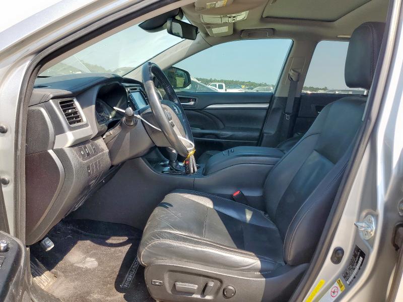Photo 7 from auction – 2018 TOYOTA HIGHLANDER SE with VIN 5TDJZRFH2JS498308