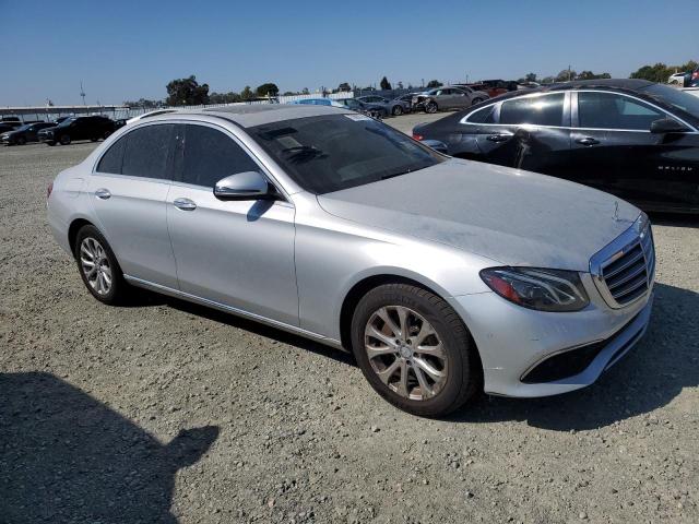 Photo 4 from auction – 2017 MERCEDES-BENZ E 300 with VIN WDDZF4JB4HA216023