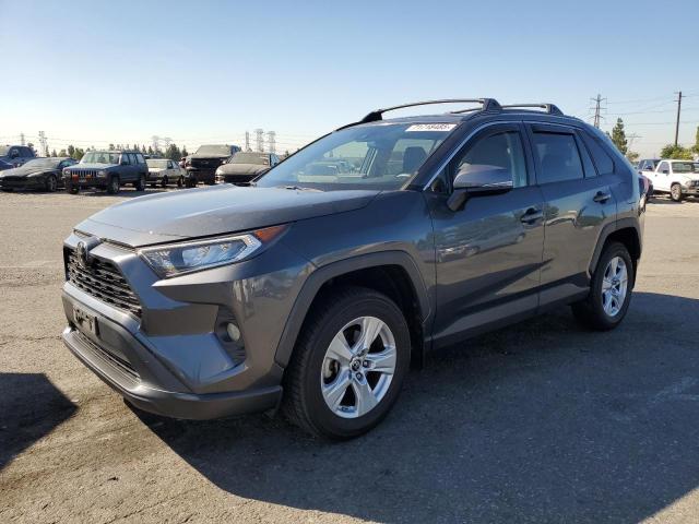 TOYOTA RAV4 XLE 2019 with VIN JTMW1RFV2KD502129 - Photo from auction