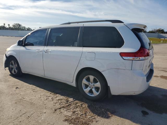 Photo 2 from auction – 2014 TOYOTA SIENNA LE with VIN 5TDKK3DC1ES438068