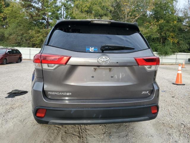 Photo 6 from auction – 2017 TOYOTA HIGHLANDER with VIN 5TDKZRFH0HS193419