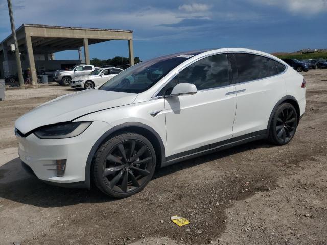 TESLA MODEL X 2018 с VIN 5YJXCBE22JF118517 - Снимка от търг