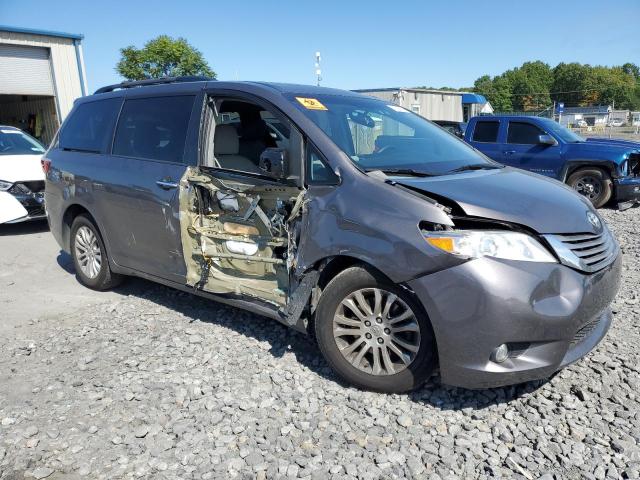 Photo 4 from auction – 2015 TOYOTA SIENNA with VIN 5TDYK3DC1FS528123