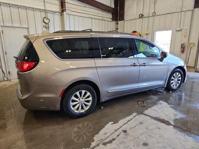 Photo 3 from auction – 2017 CHRYSLER PACIFICA T with VIN 2C4RC1BG8HR591212