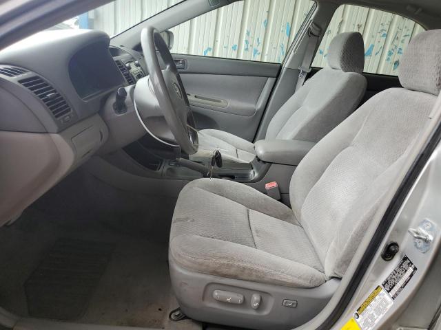Photo 7 from auction – 2004 TOYOTA CAMRY LE with VIN 4T1BF30KX4U569944