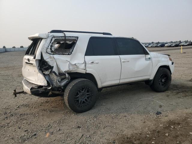 Photo 3 from auction – 2015 TOYOTA 4RUNNER SR with VIN JTEBU5JR8F5232263