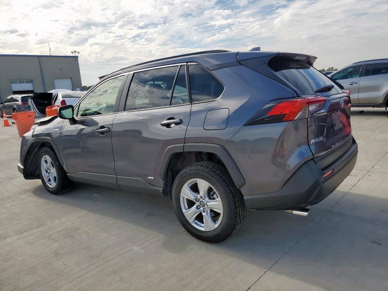 Photo 2 from auction – 2021 TOYOTA RAV4 LE with VIN JTMLWRFV4MD121020