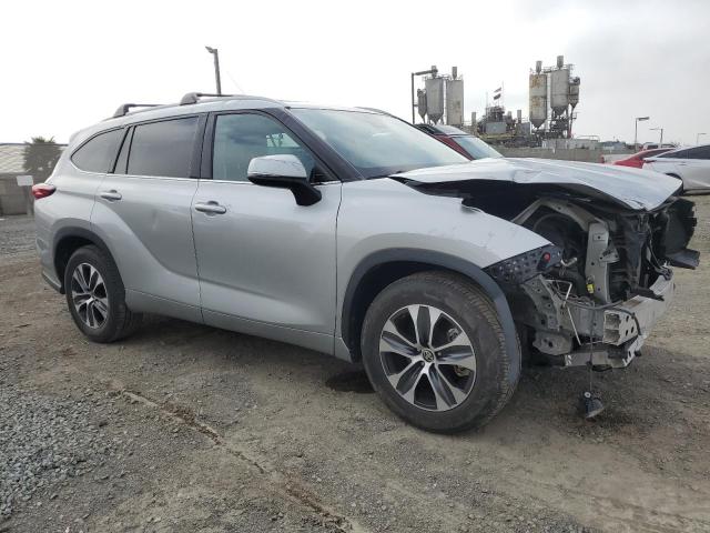 Photo 4 from auction – 2022 TOYOTA HIGHLANDER with VIN 5TDHZRAH6NS551359
