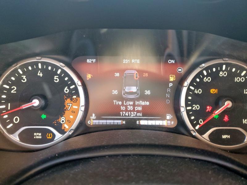 Photo 9 from auction – 2017 JEEP RENEGADE TRAILHAWK with VIN ZACCJBCB5HPE52633