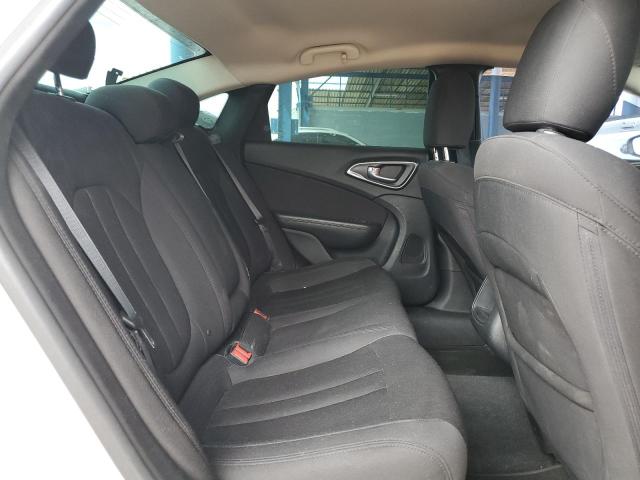 Photo 10 from auction – 2015 CHRYSLER 200 LIMITE with VIN 1C3CCCAB3FN691188