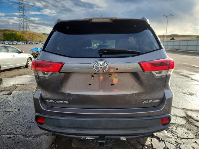 Photo 6 from auction – 2017 TOYOTA HIGHLANDER with VIN 5TDJZRFH9HS434342