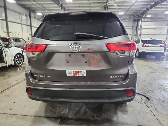 Photo 6 from auction – 2019 TOYOTA HIGHLANDER with VIN 5TDJZRFH6KS598722