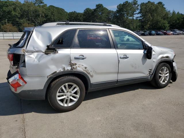 Photo 3 from auction – 2015 KIA SORENTO LX with VIN 5XYKTDA61FG558078