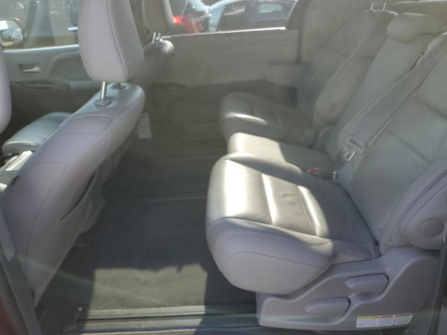 Photo 11 from auction – 2016 TOYOTA SIENNA XLE with VIN 5TDYK3DC0GS734521