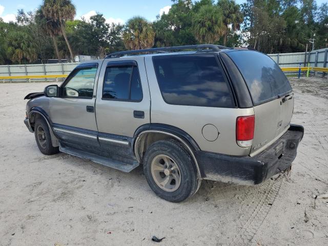 Photo 2 from auction – 2000 CHEVROLET BLAZER with VIN 1GNCS13W3Y2358679