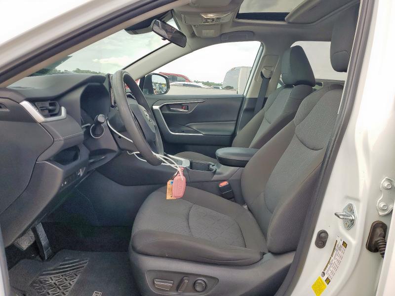 Photo 7 from auction – 2022 TOYOTA RAV4 XLE with VIN 2T3W1RFVXNW203012