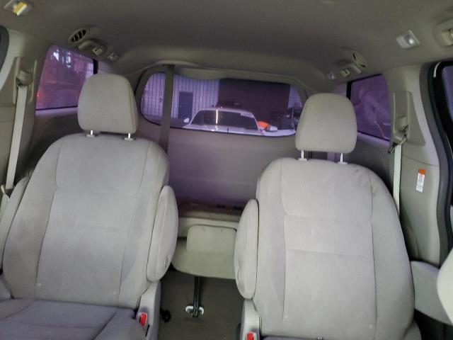 Photo 10 from auction – 2018 TOYOTA SIENNA L with VIN 5TDZZ3DC3JS952718