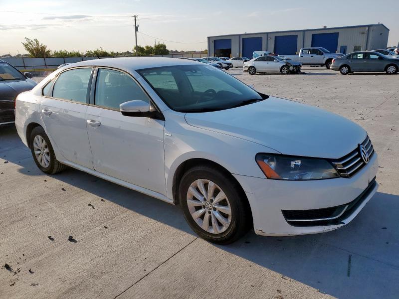 Photo 4 from auction – 2015 VOLKSWAGEN PASSAT S with VIN 1VWAT7A35FC048465