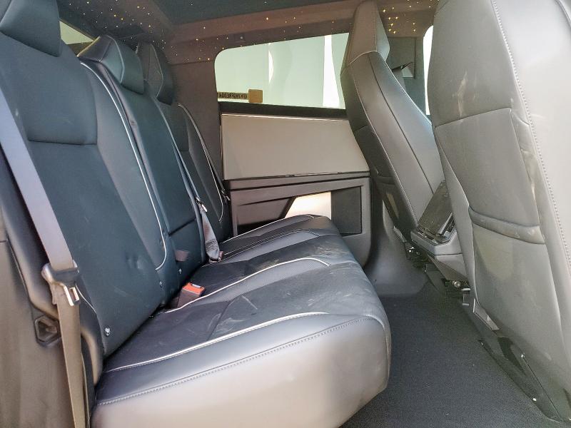 Photo 10 from auction – 2025 TESLA CYBERTRUCK with VIN 7G2CEHED0SA072971