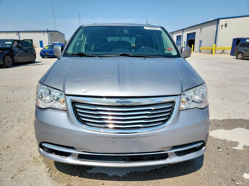 Photo 5 from auction – 2016 CHRYSLER TOWN & COU with VIN 2C4RC1BG1GR214137