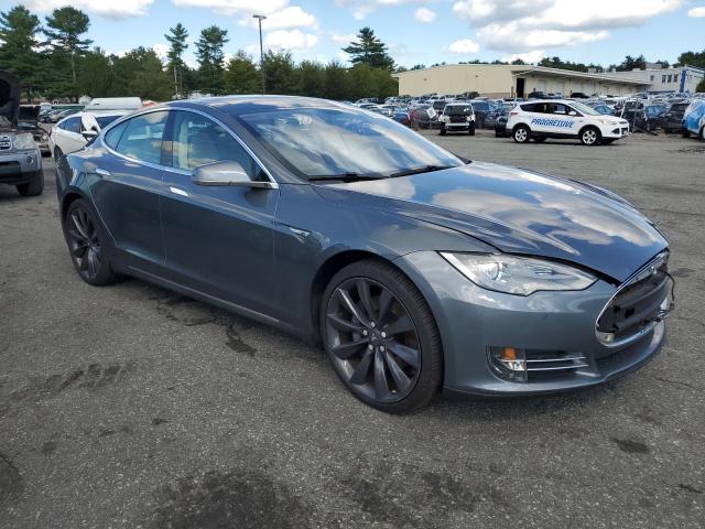 Photo 4 from auction – 2014 TESLA MODEL S with VIN 5YJSA1H11EFP41212