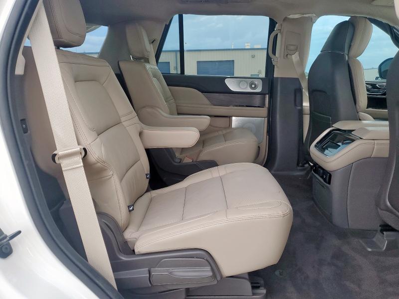 Photo 11 from auction – 2024 LINCOLN NAVIGATOR with VIN 5LMJJ2LGXREL24295