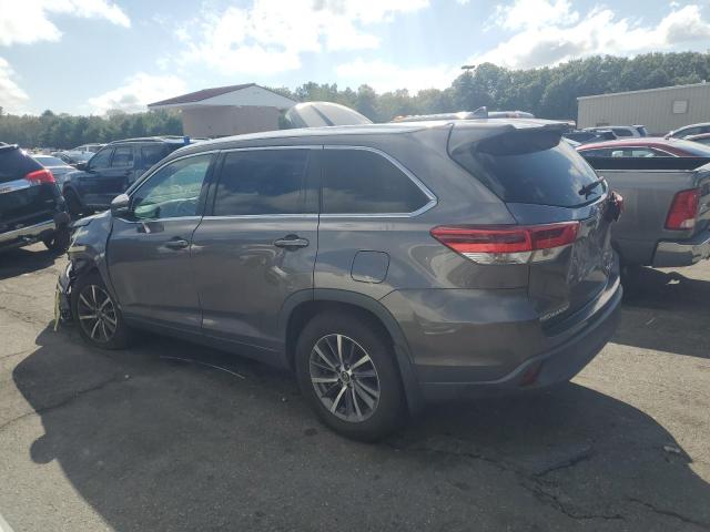 Фото 2 с аукциона – 2017 TOYOTA HIGHLANDER с VIN 5TDJZRFH3HS450486