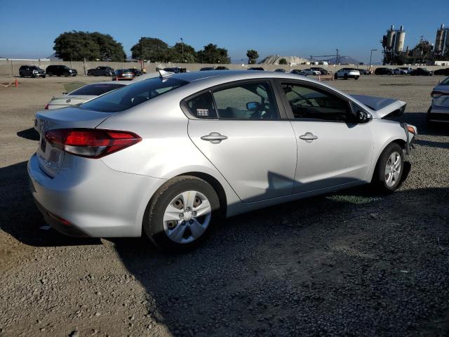 Photo 3 from auction – 2017 KIA FORTE LX with VIN 3KPFK4A71HE075199