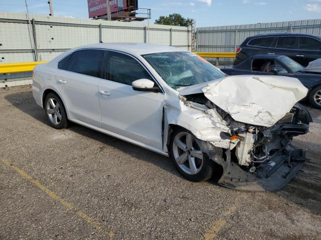 Photo 4 from auction – 2014 VOLKSWAGEN PASSAT S with VIN 1VWAT7A36EC026702