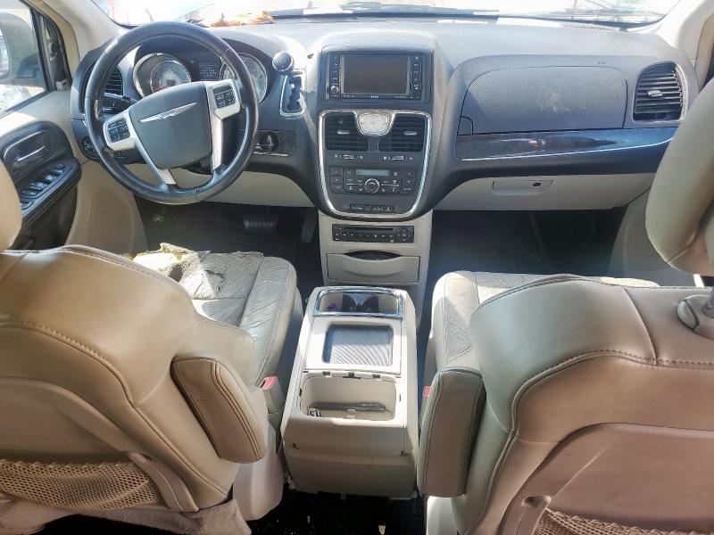 Photo 8 from auction – 2011 CHRYSLER TOWN & COU with VIN 2A4RR6DG6BR667200