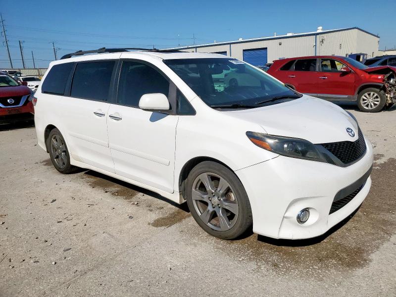 Photo 4 from auction – 2017 TOYOTA SIENNA SE with VIN 5TDXZ3DC1HS860587