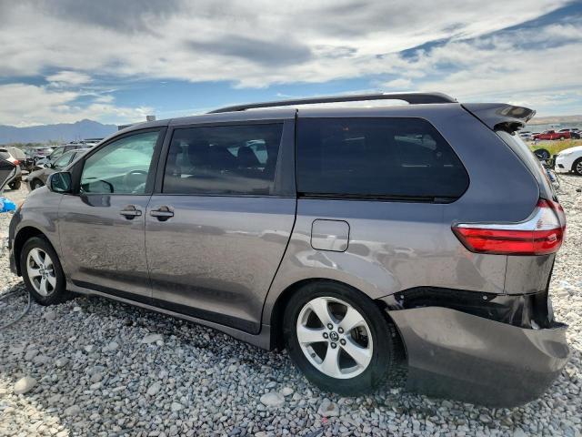 Photo 2 from auction – 2018 TOYOTA SIENNA LE with VIN 5TDKZ3DC3JS920966