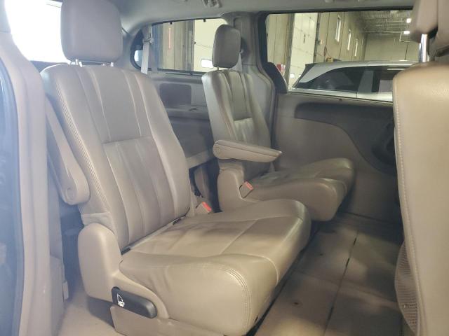 Photo 11 from auction – 2015 CHRYSLER TOWN & COU with VIN 2C4RC1BG8FR589912