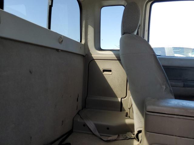 Photo 10 from auction – 2002 NISSAN FRONTIER KING CAB XE with VIN 1N6ED26T52C304849