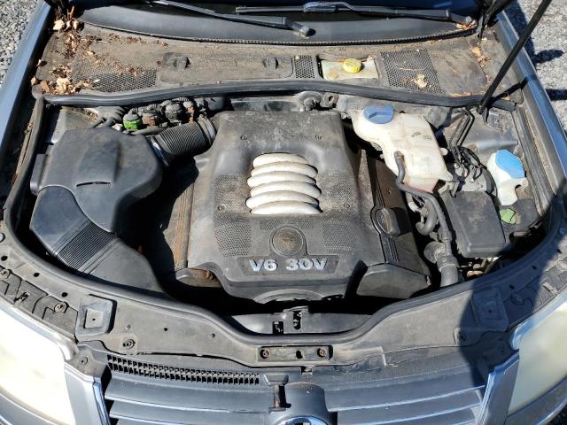 Photo 11 from auction – 2002 VOLKSWAGEN PASSAT with VIN WVWRH63B92P030141