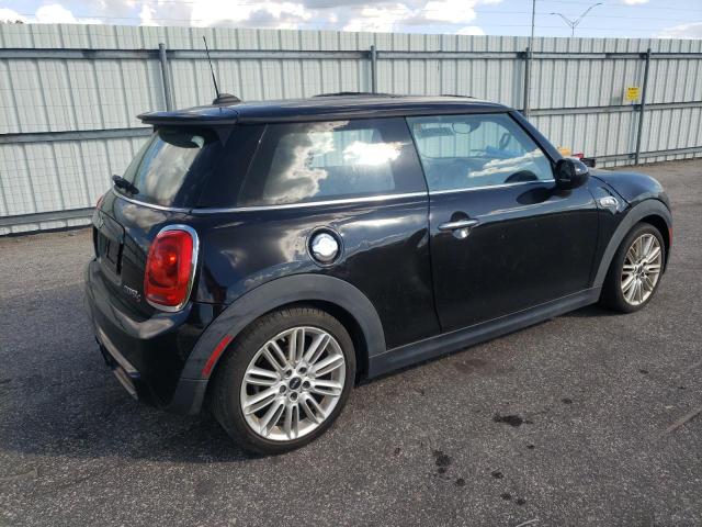 Photo 3 from auction – 2017 MINI COOPER S with VIN WMWXP7C3XH3B94734