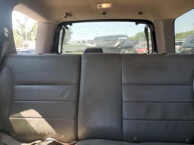 Photo 10 from auction – 2002 FORD ESCAPE XLT with VIN 1FMYU04162KB44584