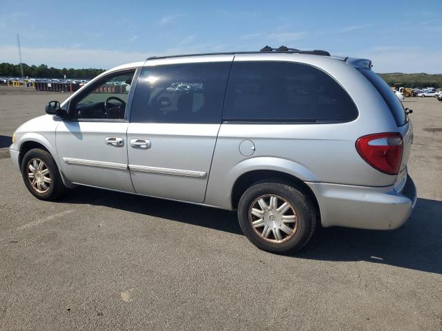Photo 2 from auction – 2005 CHRYSLER TOWN AND C with VIN 2C4GP54L45R571094