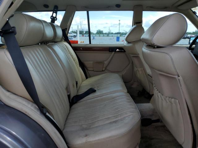 Photo 10 from auction – 1995 MERCEDES-BENZ E 320 with VIN WDBEA92E9SF334574