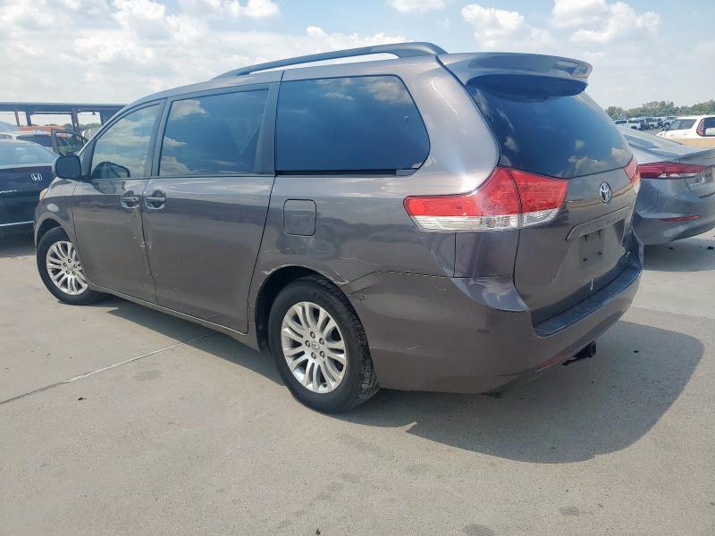 Photo 2 from auction – 2011 TOYOTA SIENNA XLE with VIN 5TDYK3DC2BS147519