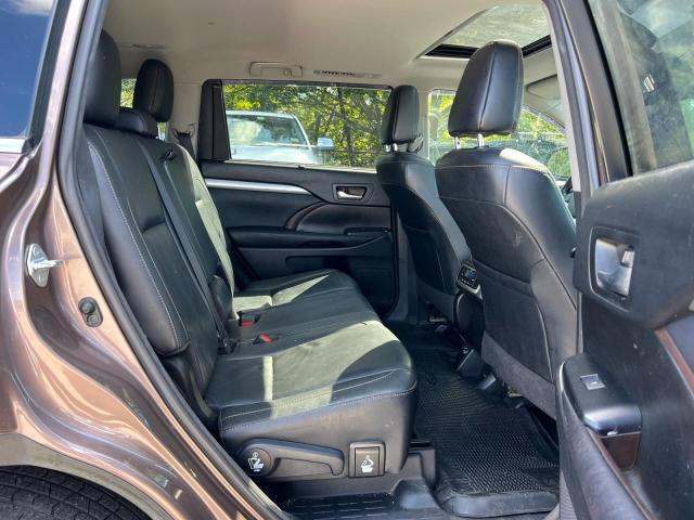 Foto 6 de la subasta – 2017 TOYOTA HIGHLANDER con VIN 5TDJZRFH4HS367780