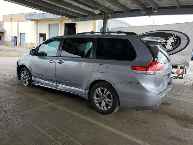 Photo 2 from auction – 2013 TOYOTA SIENNA LE with VIN 5TDKK3DC2DS310338