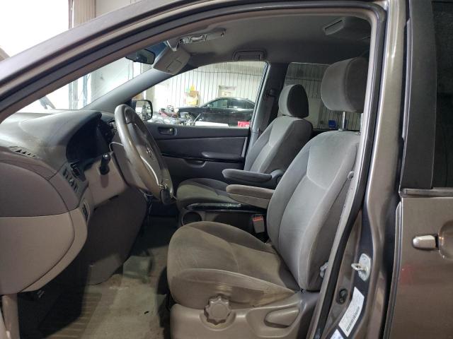 Photo 7 from auction – 2004 TOYOTA SIENNA CE with VIN 5TDZA23C44S005954