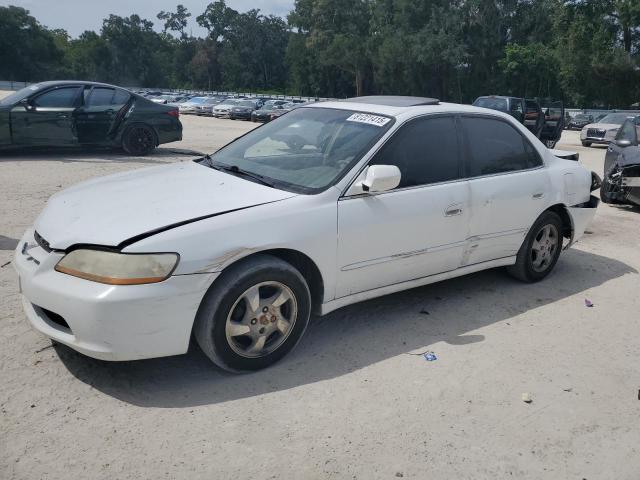 HONDA ACCORD EX 2000 with VIN 1HGCG5656YA158911 - Photo from auction